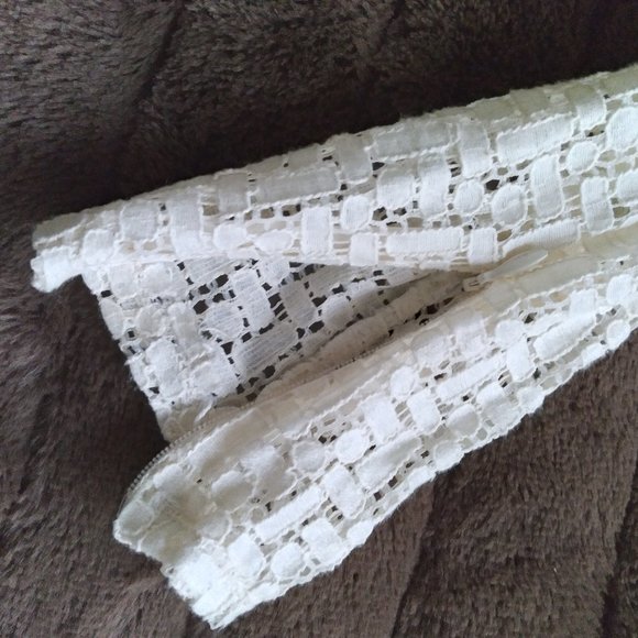 Banana Republic Cream Eyelet Lace 3/4" Sleeve Dress - Picture 7 of 7